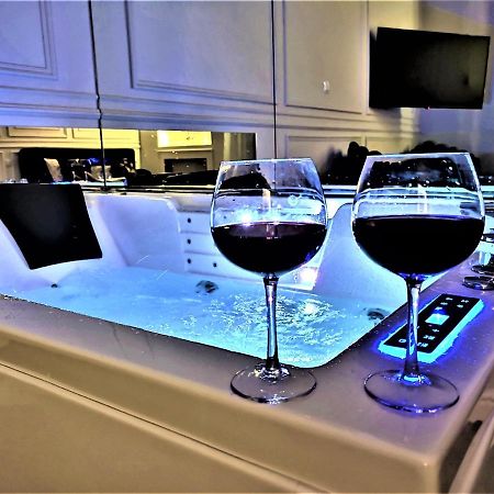 Luxury Jacuzzi Apartment كراكوفيا المظهر الخارجي الصورة