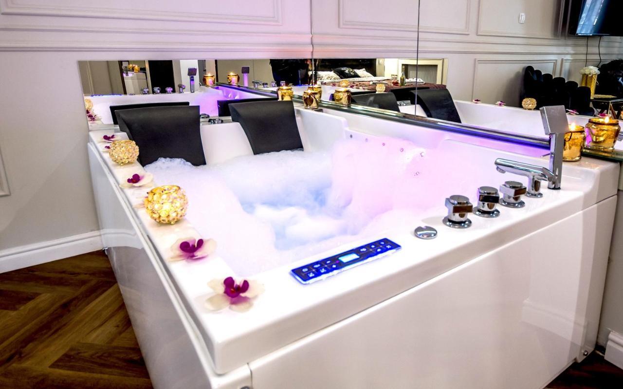 Luxury Jacuzzi Apartment كراكوفيا المظهر الخارجي الصورة